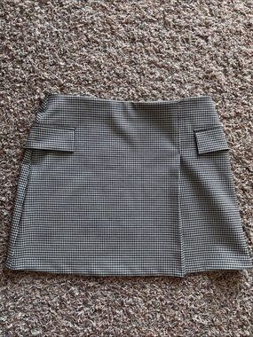 Primark Black and White Houndstooth Mini Skirt with Flap Pockets